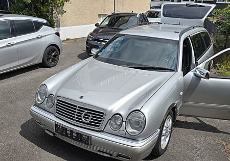 Mercedes-Benz E 240 T AVANTGARDE Avantgarde