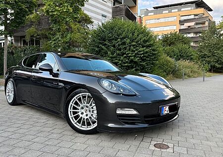 Porsche Panamera S Hybrid/GTS P/Fond/Sport Chrono/Carbon