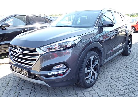 Hyundai Tucson Blue 1.7 CRDI Style 2WD Navi PDC Kamera