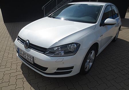 VW Golf Volkswagen 1.6 TDI DSG BMT CUP,Navi,PDC,Alu