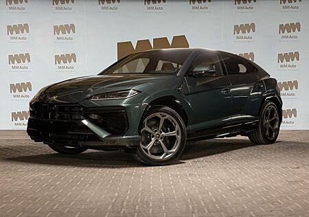 Lamborghini Urus 4.0 V8 SE Pano Carbon Akrapovic B&O Massage