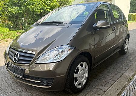 Mercedes-Benz A 180 A -Klasse 180 CDI*Automatik*Allwetter*gepflegt