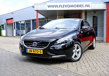 Volvo V40 2.0 T2 Momentum Navi|Clima|LMV