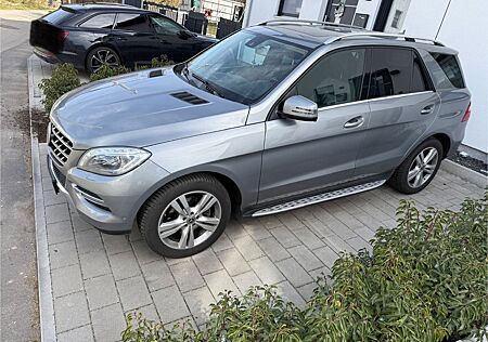 Mercedes-Benz ML 350 Mercedes BlueTEC 4MATIC - Gepflegt, Volla