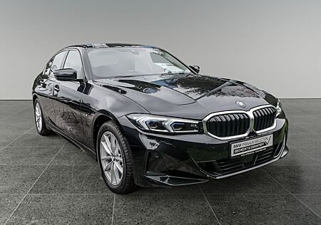 BMW 330 e xDrive Lim. HUD Navi Leder Digitales Cockp