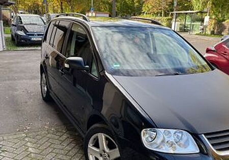 VW Touran Volkswagen 2.0 TDI DPF Highline Highline