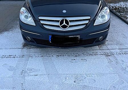 Mercedes-Benz B 170