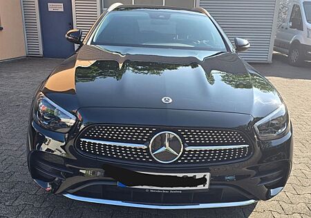 Mercedes-Benz E 300 de 4MATIC T AMG | MULTIBEAM | BURMESTER