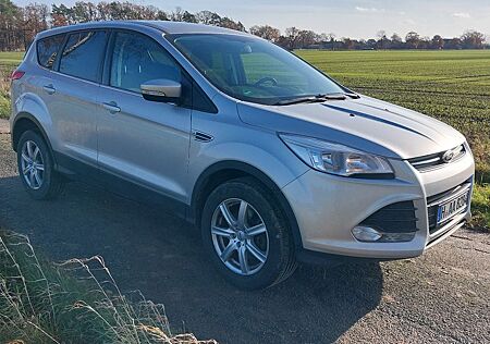 Ford Kuga 2,0 TDCi 4x4 110kW Trend, Standheizung