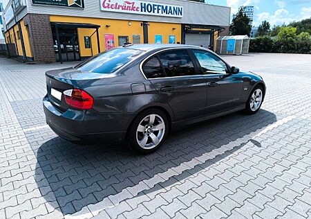 BMW 325i neu TÜV | Automatik | Leder | Navi | CarPl