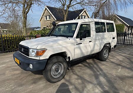Toyota Land Cruiser gebraucht kaufen Toyota Land Cruiser HZJ78 Troopy