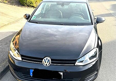 VW Golf Volkswagen 1.2 TSI BMT Trendline TÜV NEU