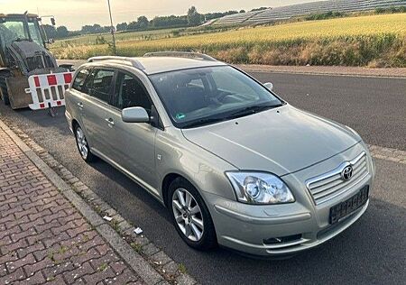 Toyota Avensis Kombi 1.8 Executive+Xenon+Klima+ALU