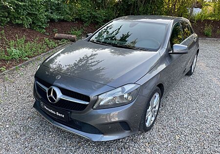 Mercedes-Benz A 180 Urban Rückfahrkamera TÜV Wartung neu