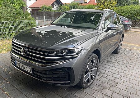 VW Touareg Volkswagen Elegance V6 TDI Facelift MJ24 Leder 21"