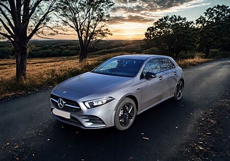 Mercedes-Benz A 250 e AMG DCT Leder 360 Matt Navi Ambiente