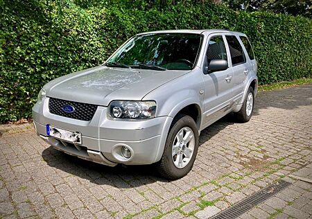 Ford Maverick 2,3 l Highclass - Top Ausstattung