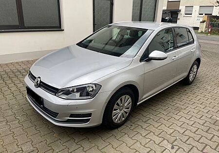 VW Golf Volkswagen 1.2 TSI 63kW BMT Comfortline Comfortline