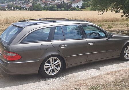 Mercedes-Benz E 220 CDI T AVANTGARDE Avantgarde, Rechtslenker,