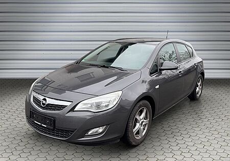 Opel Astra J Lim. 5-trg. Edition