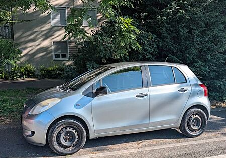 Toyota Yaris 1,0-l-VVT-i -cool