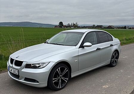 BMW 320i E90
