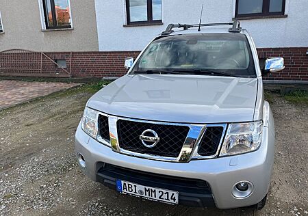 Nissan Navara D40 /LKW -Zulassung /125.000Km 4x4
