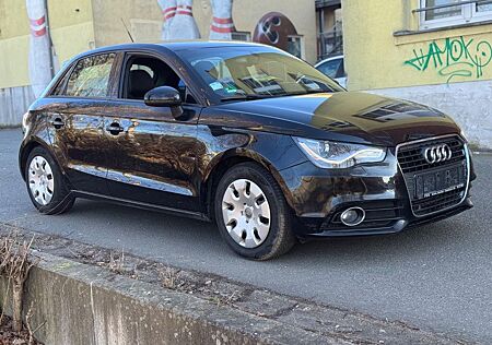 Audi A1 Sportback 1,6 TDI * Automatik * TÜV neu! *
