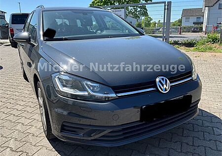 VW Golf Volkswagen 1.6 TDI SCR Comfortline Variant