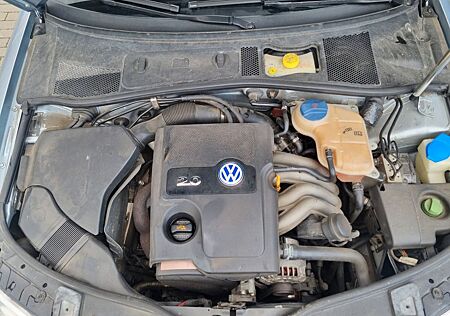 VW Passat Variant Volkswagen 2.0 Auto Basis Variant Basis