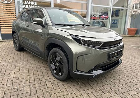 Toyota Urban Cruiser Teamplayer 61kwh SHZ RFK PDC Apple
