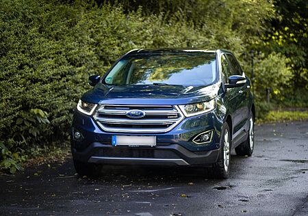 Ford Edge Bi-Turbo 4x4 Titanium LED PANO AHK StHz