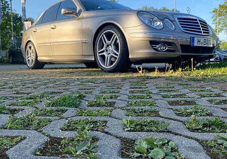 Mercedes-Benz E 280 Avantgarde AMG Facelift Top Zustand