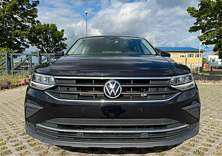 VW Tiguan Volkswagen 2.0TDI Life Navi/PDC/SHZ/AHK/Aut.