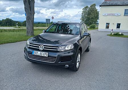 VW Touareg Volkswagen 3.0 V6 TDI Tiptronic BMT Terrain Tec...