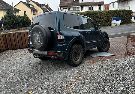 Mitsubishi Pajero gebraucht kaufen Mitsubishi Pajero 3,5 GDI Elegance GDI