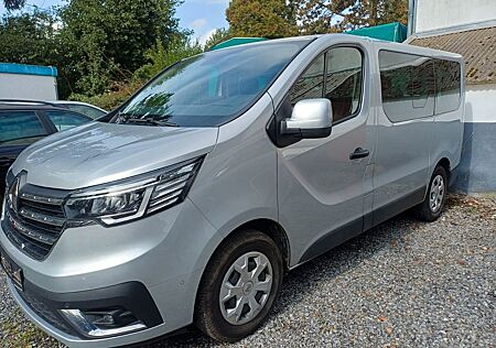 Renault Trafic 9-Sitzer 1. Hand, top gepflegt