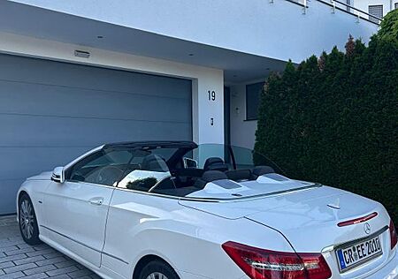 Mercedes-Benz E 250 Cabriolet CGI BlueEFF. AVANTGARD...