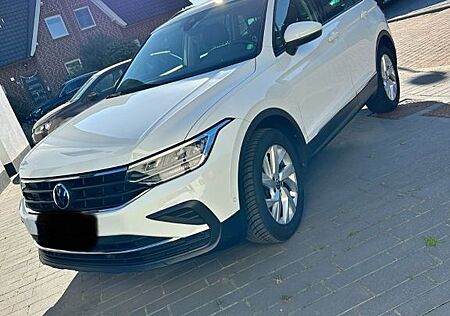 VW Tiguan Volkswagen 1.5 TSI DSG Life Rückfahrkamera+Navi