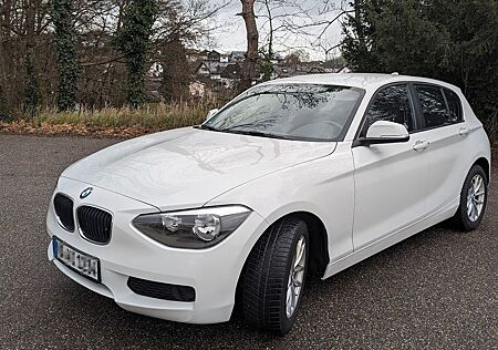 BMW 116i // TOP Zustand // wenig km// TÜV Neu