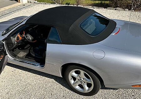 Jaguar XK8 Cabriolet -