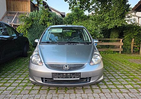Honda Jazz 1.2 *Klima*Auspuff neu*8-fach bereift