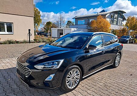 Ford Focus Turnier Titanium/LH/SHZ/Head-Up/PANO/LED*