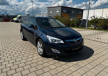 Opel Astra J Sports Tourer Design Edition / EURO 5
