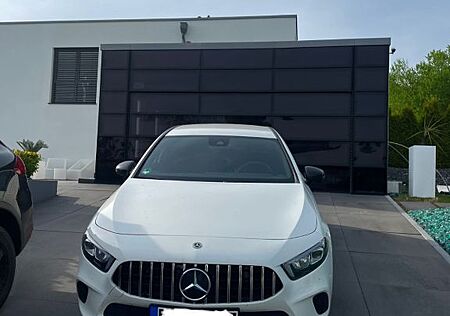 Mercedes-Benz A 200 -