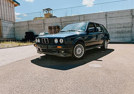 BMW 325ix E30 Touring - restored