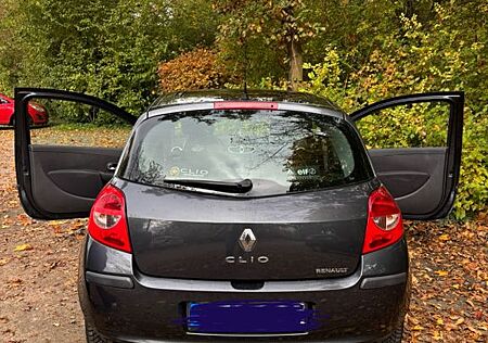 Renault Clio Bj 2006; 74 PS; TÜV 10/24 NEU