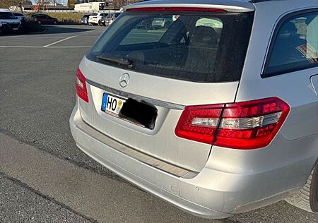 Mercedes-Benz E 220 CDI T BlueEFFICIENCY -