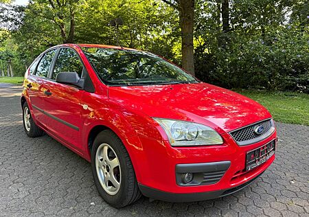 Ford Focus 1.6 Trend Autom. !TÜV+ZAHNR.NEU/GARANTIE!