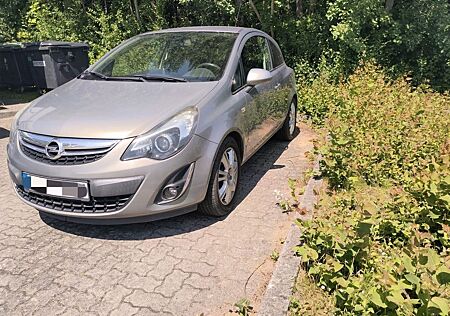 Opel Corsa 1.4 Satellite Edition mit vielen Extras